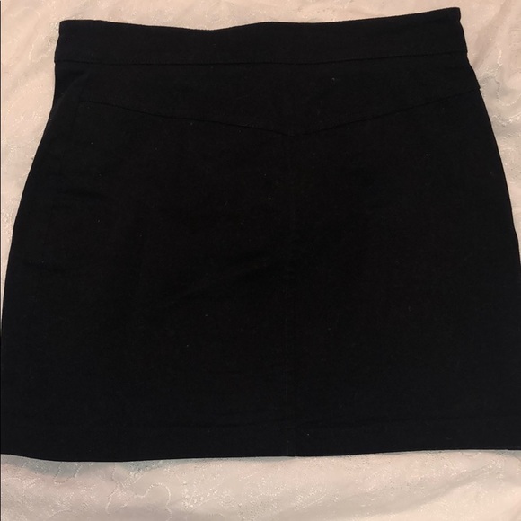 Black Forever 21 mini skirt - Picture 2 of 3